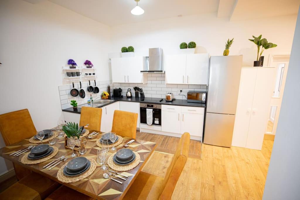 Perfect Location 4Bed 2 Bath Spacious Apartment London Eksteriør bilde