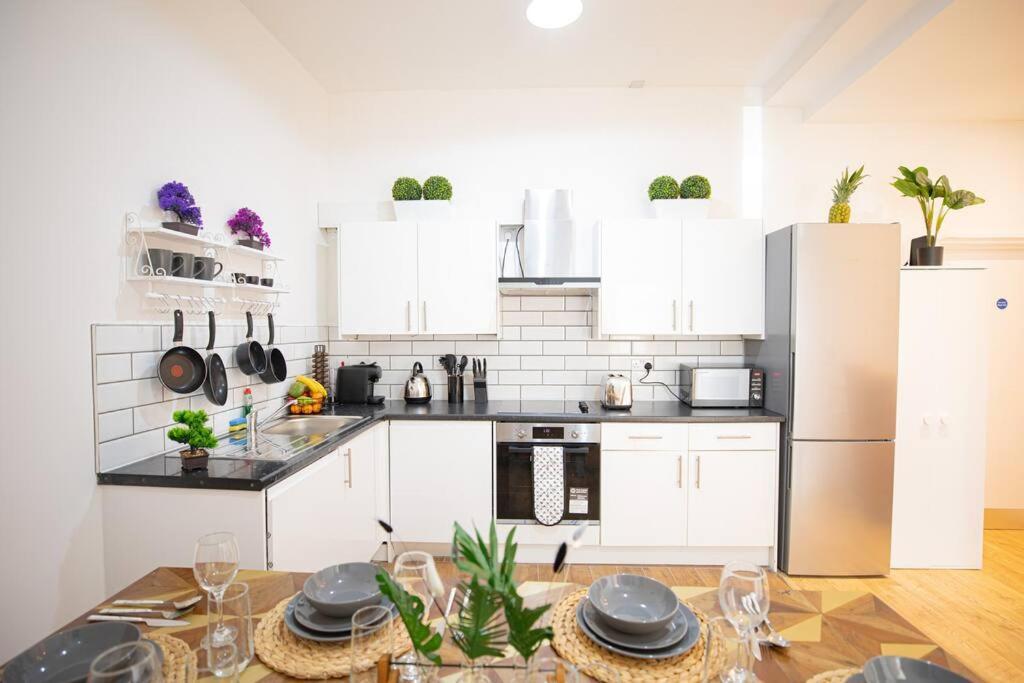 Perfect Location 4Bed 2 Bath Spacious Apartment London Eksteriør bilde