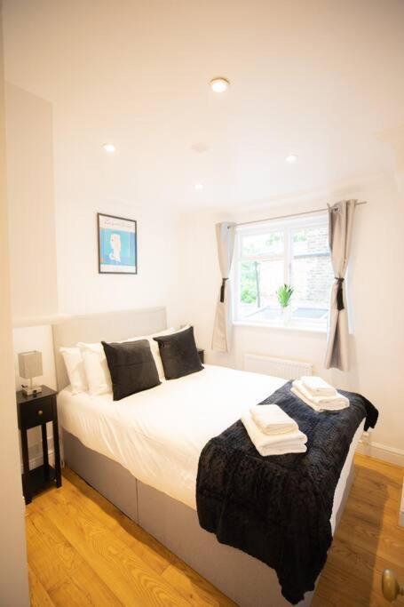 Perfect Location 4Bed 2 Bath Spacious Apartment London Eksteriør bilde