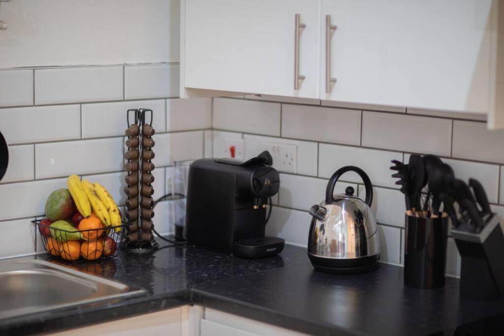 Perfect Location 4Bed 2 Bath Spacious Apartment London Eksteriør bilde