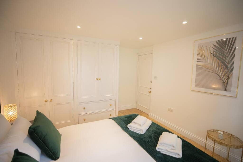 Perfect Location 4Bed 2 Bath Spacious Apartment London Eksteriør bilde